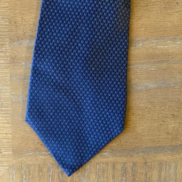 Van Heusen Navy Blue Tie - Picture 6 of 6